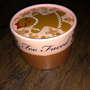 Too face gingerbread sugar kissable body shimmer